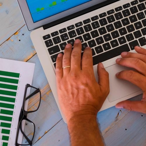 lasik-marketing-laptop